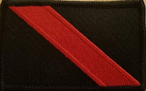 Schuba zastava vezeni zakrpa za plaćanje nosača kuka i petlje Morale Taktički rame Emblem crno-crvene boje