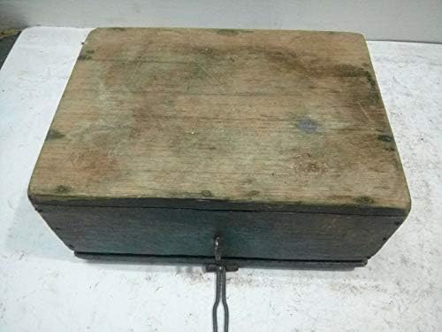 Stari stari rijetki ručno izrađeni drveni nakit / trgovačka kutija za novac