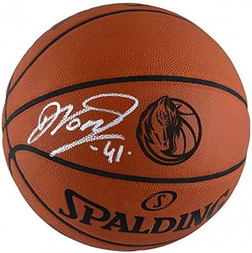 Dirk Nowitzki AUTOGREMENA DALLAS MAVERICKS Laserski gravirani košarkaški fanatici - autogramirane košarkama